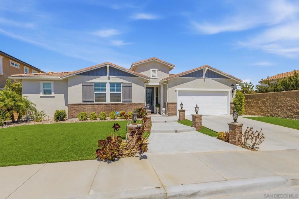 Image 5 of property listing at 34490 Bloombery Rd, Murrieta, CA 92563