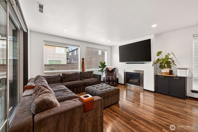 5530 Douglas Avenue SE, Auburn, WA 98093
