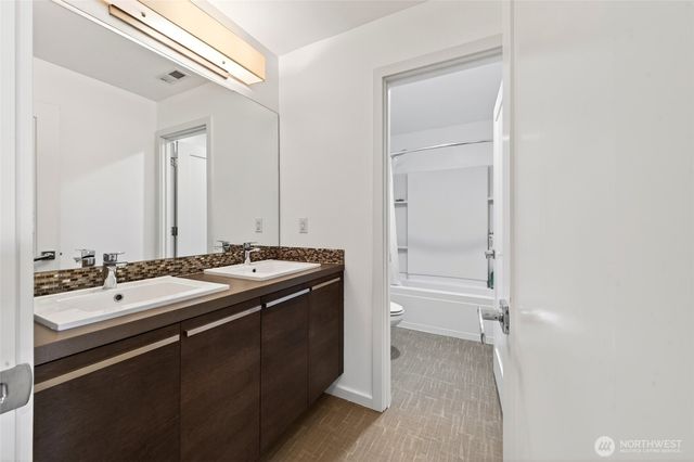 5530 Douglas Avenue SE, Auburn, WA 98093