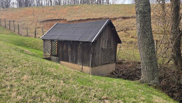 535 Waterworks RD, Radford, VA 24141