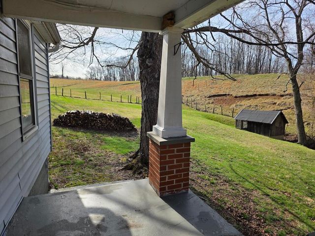 535 Waterworks RD, Radford, VA 24141