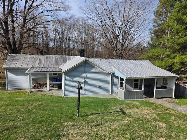 535 Waterworks RD, Radford, VA 24141