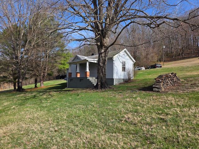 535 Waterworks RD, Radford, VA 24141