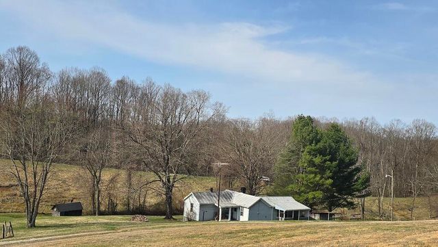 535 Waterworks RD, Radford, VA 24141