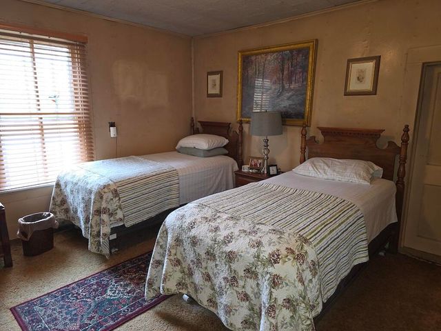 535 Waterworks RD, Radford, VA 24141