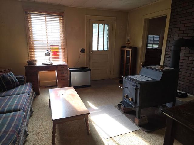 535 Waterworks RD, Radford, VA 24141