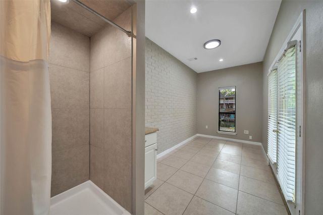 734 Lake View Drive, Montgomery, TX 77356