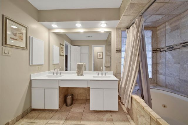 734 Lake View Drive, Montgomery, TX 77356