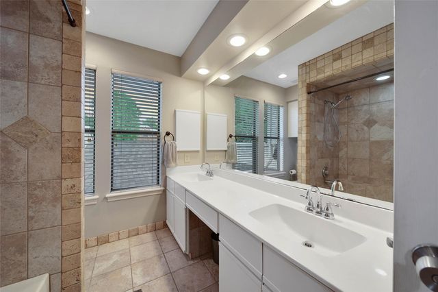 734 Lake View Drive, Montgomery, TX 77356