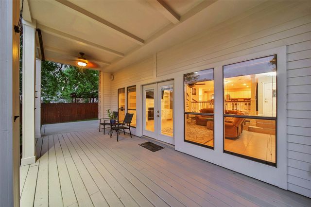 734 Lake View Drive, Montgomery, TX 77356