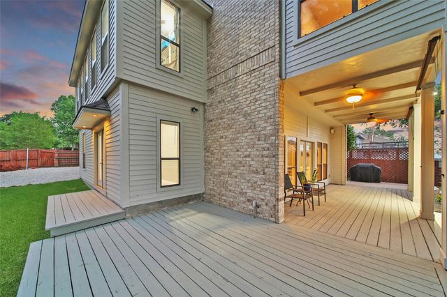 734 Lake View Drive, Montgomery, TX 77356