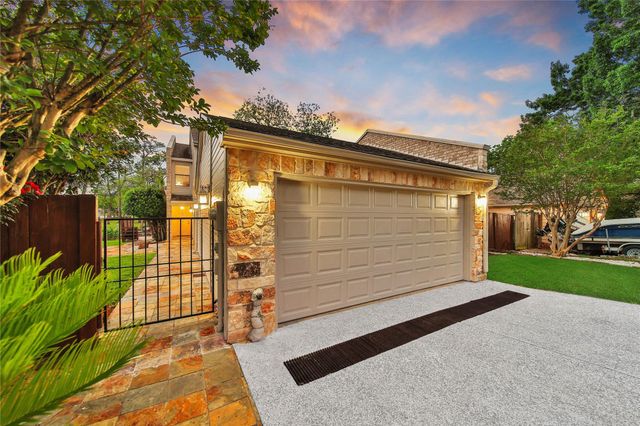 734 Lake View Drive, Montgomery, TX 77356