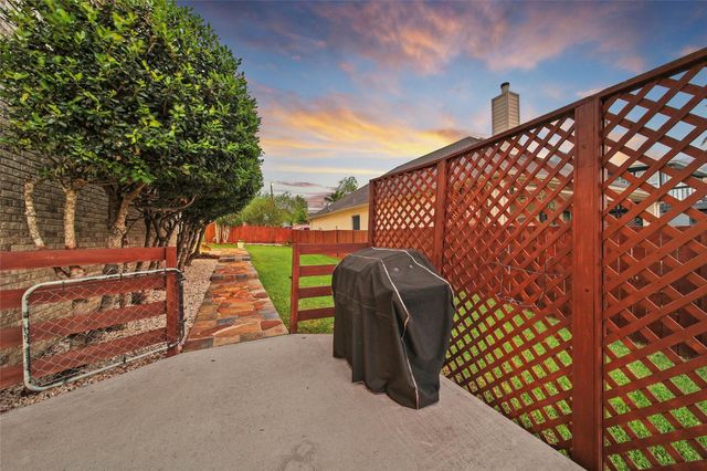 734 Lake View Drive, Montgomery, TX 77356