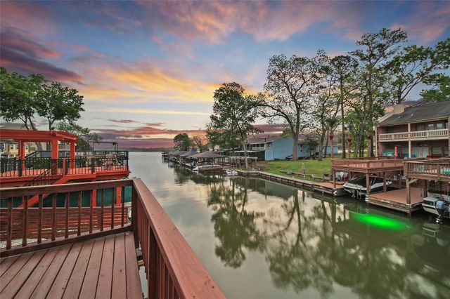 734 Lake View Drive, Montgomery, TX 77356