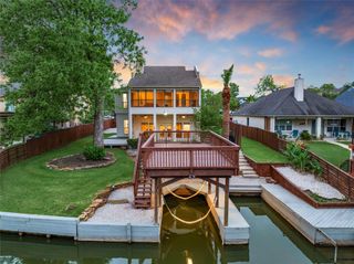 734 Lake View Drive, Montgomery, TX 77356