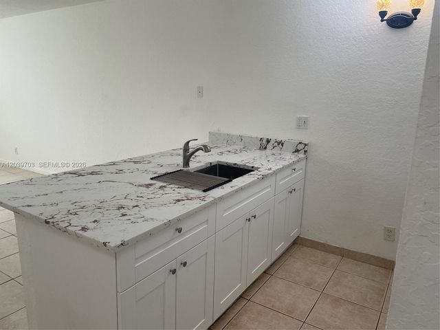2401 Riverside Drive 203B, Coral Springs, FL 33065