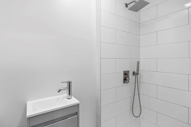 2520 Tenbroeck Avenue, Bronx, NY 10469