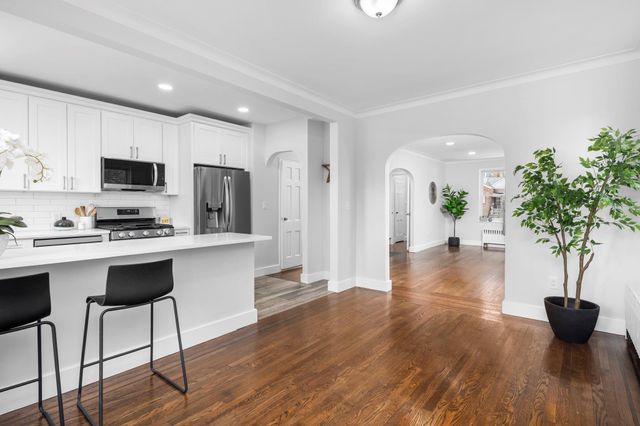 2520 Tenbroeck Avenue, Bronx, NY 10469