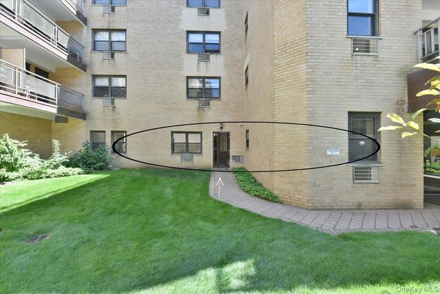 40 STONER Avenue 01, Great Neck, NY 11021