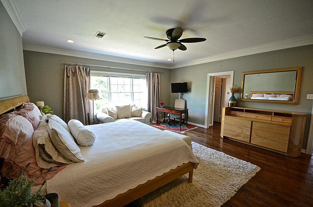 4142 Villanova Street, West University Place, TX 77005