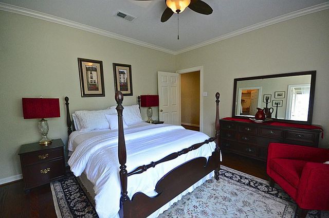 4142 Villanova Street, West University Place, TX 77005