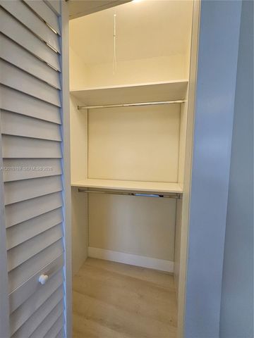 834 Raymond St, Miami Beach, FL 33141