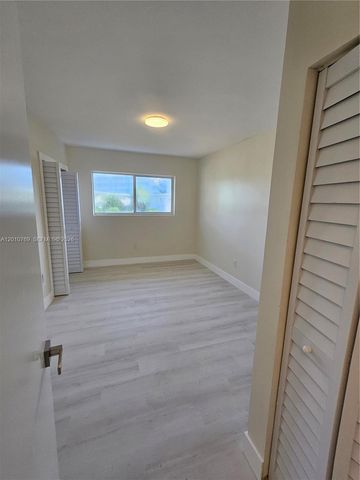 834 Raymond St, Miami Beach, FL 33141
