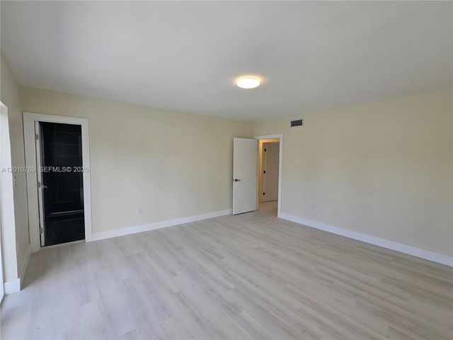 834 Raymond St, Miami Beach, FL 33141