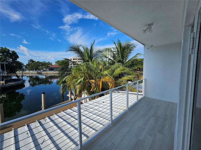 834 Raymond St, Miami Beach, FL 33141
