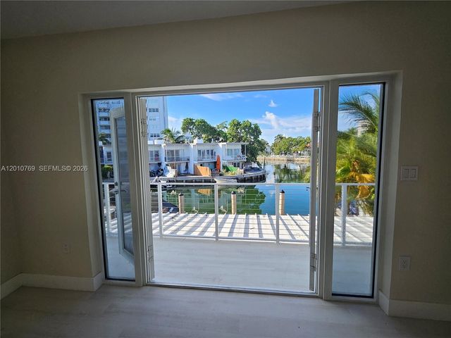 834 Raymond St, Miami Beach, FL 33141