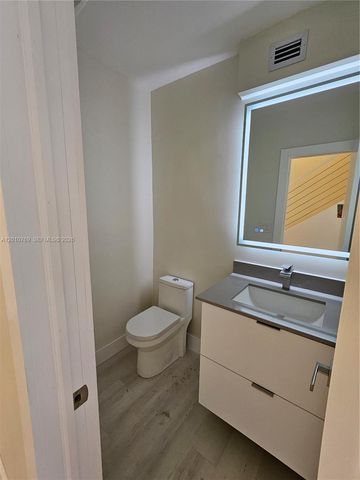 834 Raymond St, Miami Beach, FL 33141