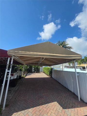 834 Raymond St, Miami Beach, FL 33141