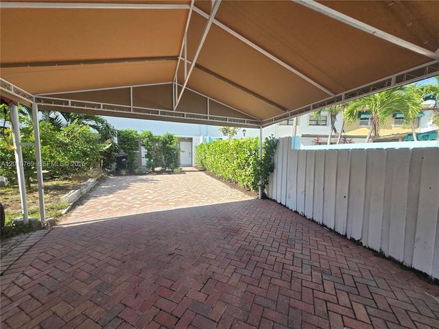 834 Raymond St, Miami Beach, FL 33141