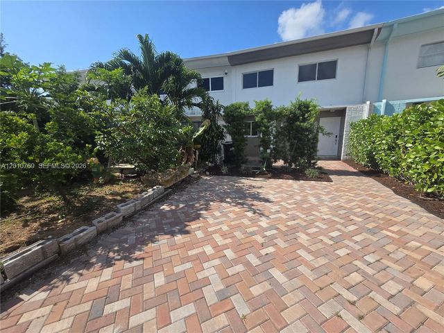 834 Raymond St, Miami Beach, FL 33141