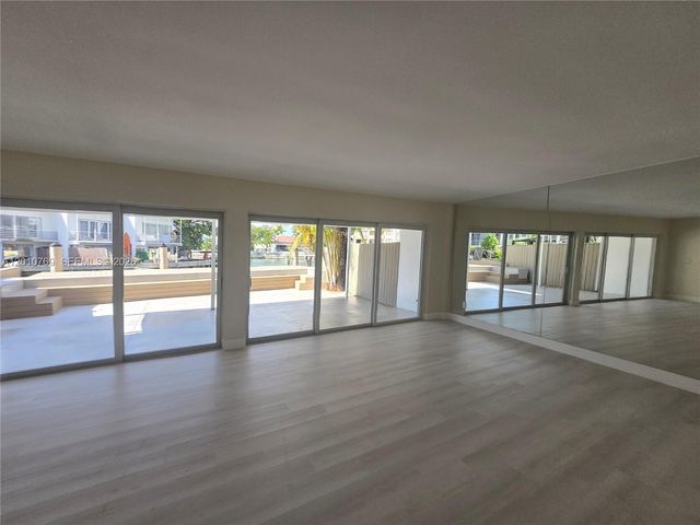 834 Raymond St, Miami Beach, FL 33141