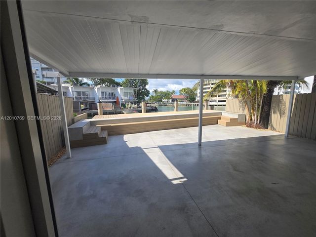 834 Raymond St, Miami Beach, FL 33141