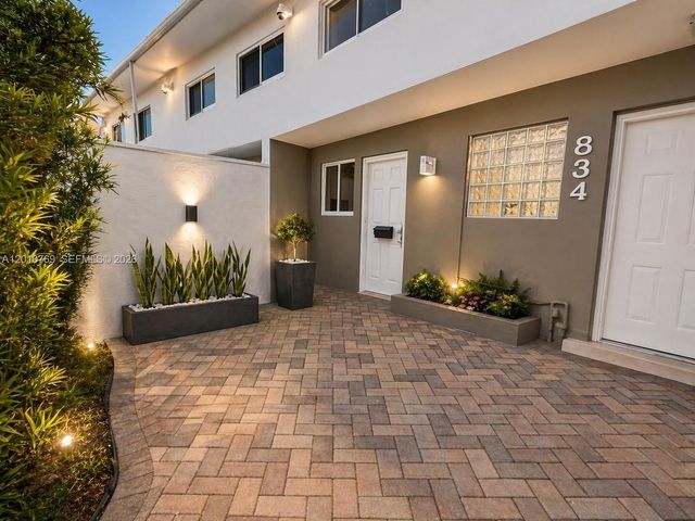 834 Raymond St, Miami Beach, FL 33141
