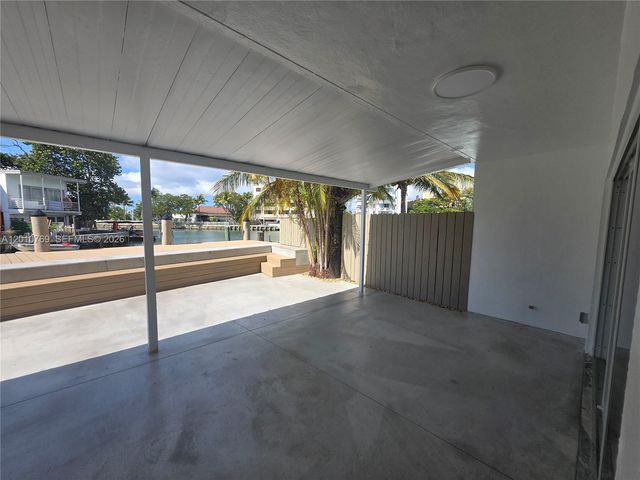 834 Raymond St, Miami Beach, FL 33141