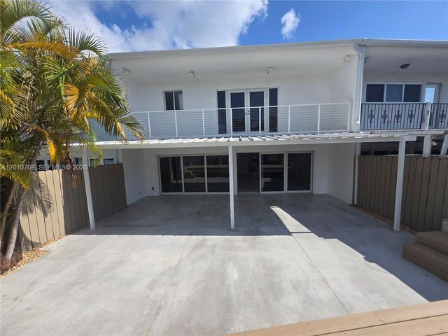 834 Raymond St, Miami Beach, FL 33141
