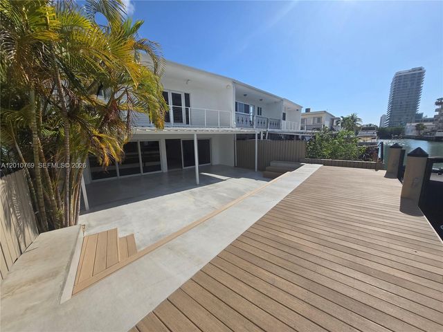 834 Raymond St, Miami Beach, FL 33141