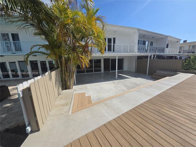 834 Raymond St, Miami Beach, FL 33141