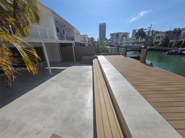 834 Raymond St, Miami Beach, FL 33141