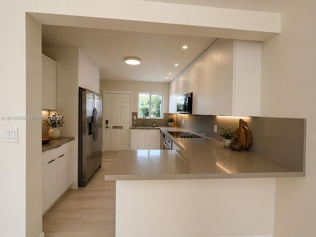 834 Raymond St, Miami Beach, FL 33141