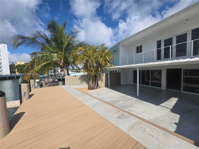 834 Raymond St, Miami Beach, FL 33141
