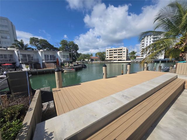 834 Raymond St, Miami Beach, FL 33141