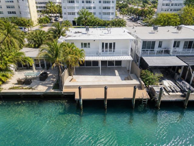 834 Raymond St, Miami Beach, FL 33141