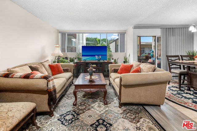 5950 Canterbury Drive C209, Culver City, CA 90230
