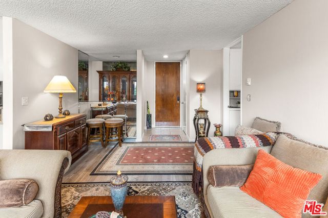 5950 Canterbury Drive C209, Culver City, CA 90230