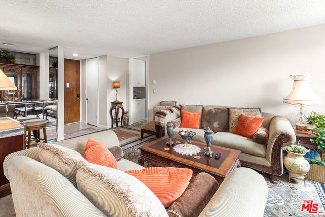 5950 Canterbury Drive C209, Culver City, CA 90230