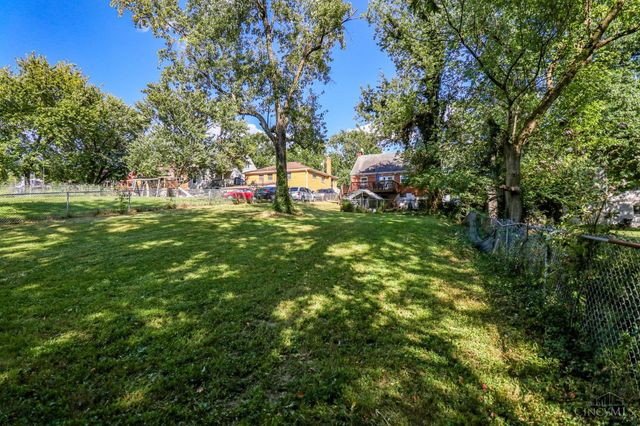 3695 Lakewood Drive, Green Twp, OH 45248